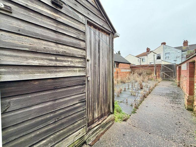 Shed and rear garden