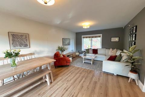 undefined, 6 Oakmead Road, Llanharan, Pontyclun CF72 9FB