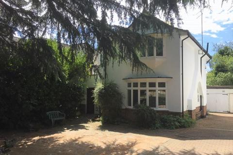 4 bedroom detached house to rent, Canons Drive, EDGWARE, Middlesex, HA8 7RB