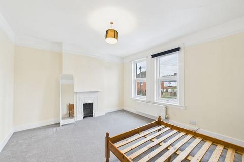 3 bedroom terraced house to rent, Heaton Road, Canterbury