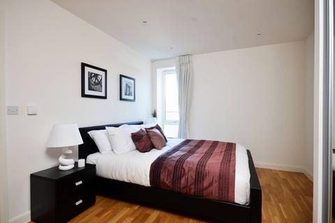 2 bedroom flat to rent, Battersea Park Road, Battersea Park, London, SW11