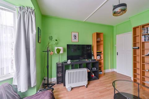 2 bedroom flat to rent, Albion Avenue, Nine Elms, London, SW8