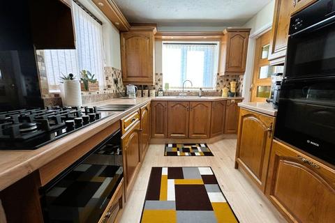 3 bedroom detached house for sale, Whitehorse Road, Brownhills, Walsall WS8 7PG