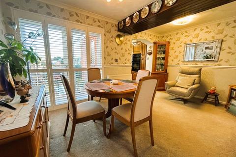 3 bedroom detached house for sale, Whitehorse Road, Brownhills, Walsall WS8 7PG