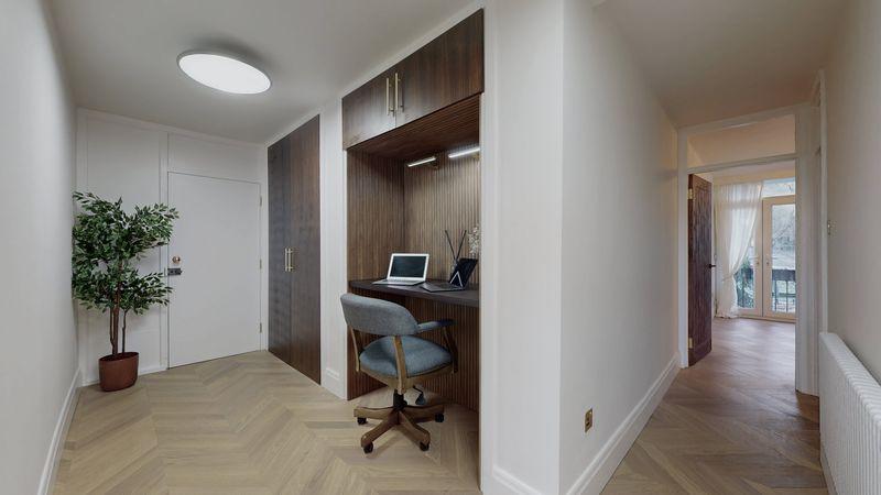 Hall/Workstation 2