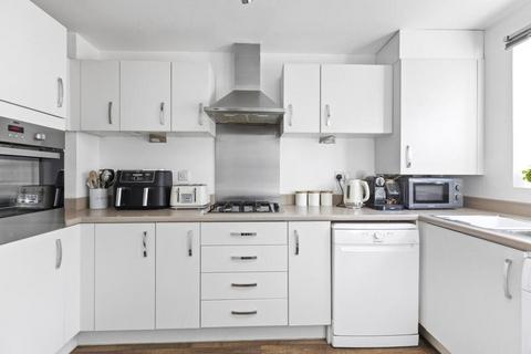 2 bedroom terraced house for sale, Hangar Drive, Cul-de-sac, Tangmere, Chichester