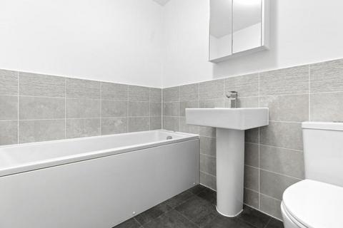 2 bedroom terraced house for sale, Hangar Drive, Cul-de-sac, Tangmere, Chichester