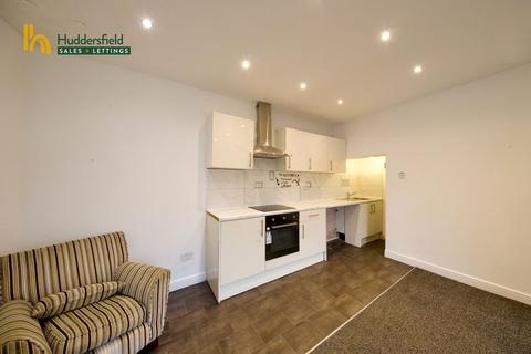 2 bedroom terraced house to rent, Crosland Hill Road, Huddersfield