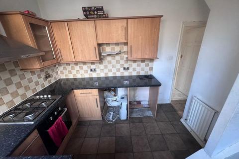 2 bedroom terraced house for sale, Crosland Street, Huddersfield