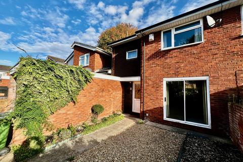 2 bedroom terraced house to rent, 9 Staunton Court, Lincoln