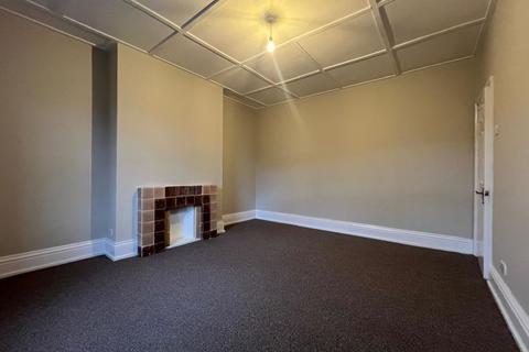3 bedroom flat to rent, Croxdale Terrace, Gateshead NE10