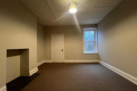 3 bedroom flat to rent, Croxdale Terrace, Gateshead NE10