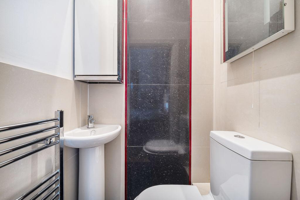 En Suite Cloakroom