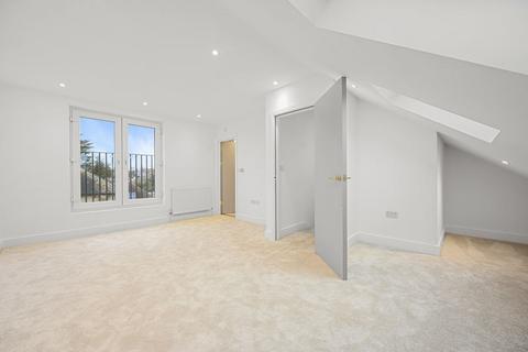 4 bedroom semi-detached house for sale, Elm Close, North Harrow