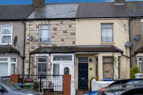 3 bedroom terraced house to rent, Kent Road, Grays, RM17