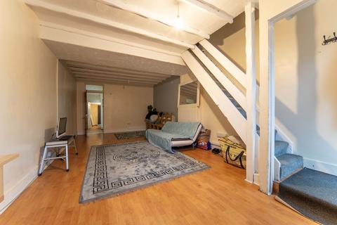 3 bedroom terraced house to rent, Kent Road, Grays, RM17