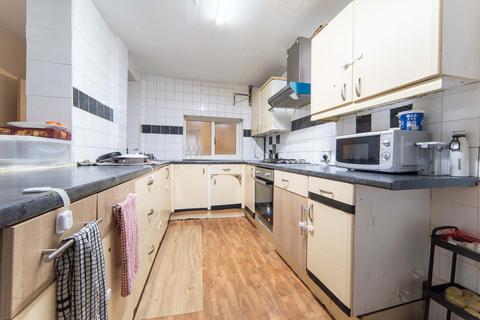3 bedroom terraced house to rent, Kent Road, Grays, RM17