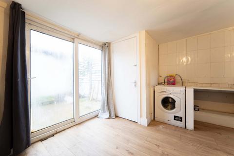3 bedroom terraced house to rent, Kent Road, Grays, RM17