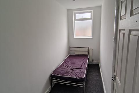 3 bedroom terraced house for sale, Pilsworth Road, Heywood OL10