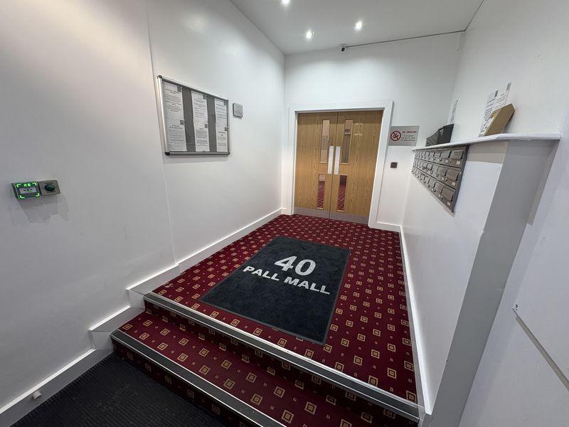 Entrance / Post...