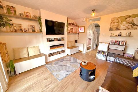 2 bedroom terraced house for sale, Readers Close, Dunstable