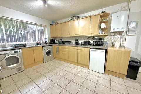 4 bedroom detached house for sale, Alsop Close, Houghton Regis