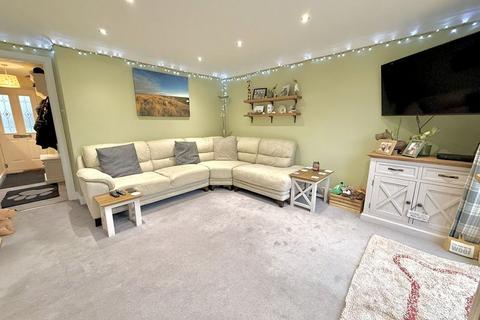3 bedroom end of terrace house for sale, Copperfields Close, Houghton Regis