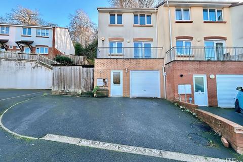 3 bedroom end of terrace house to rent, St. Peters Close, Torquay, TQ2