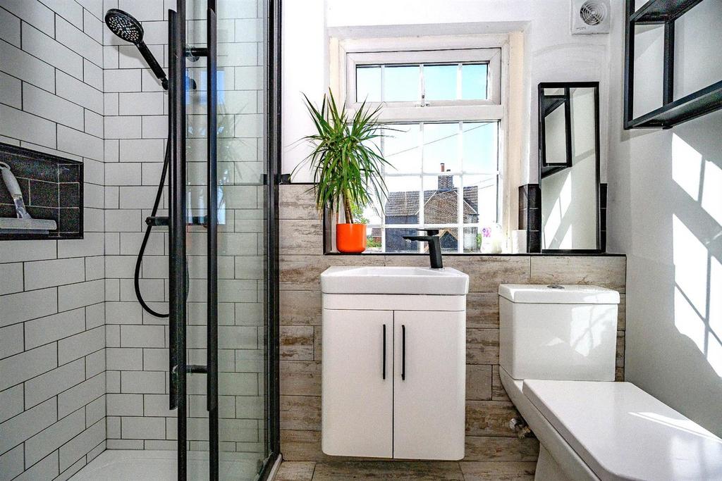 2nd Bathroom
