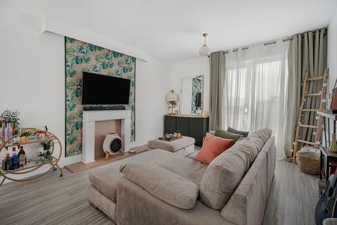 5 bedroom terraced house for sale, Windsor Castle Street, Brooklands, Milton Keynes