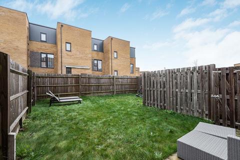 5 bedroom terraced house for sale, Windsor Castle Street, Brooklands, Milton Keynes