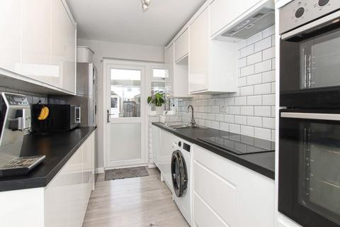 3 bedroom terraced house for sale, Buckingham Road, Tring