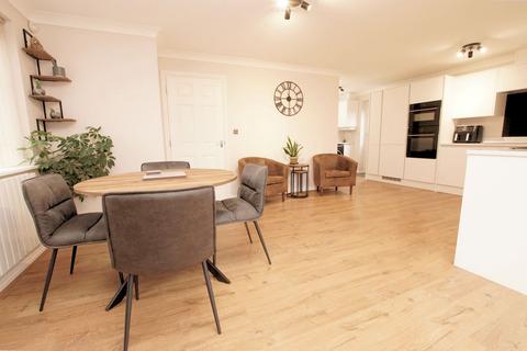 5 bedroom detached house for sale, Westland Drive, Lee-On-The-Solent, PO13