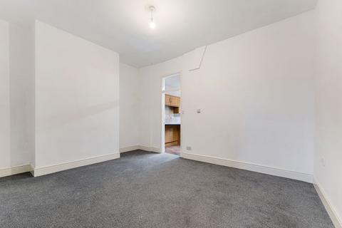 3 bedroom terraced house to rent, Widdows Street, Leigh *AVAILABLE NOW*