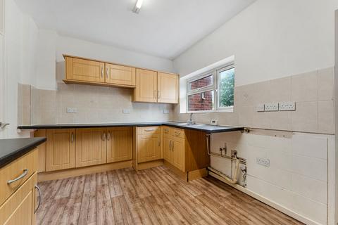 3 bedroom terraced house to rent, Widdows Street, Leigh *AVAILABLE NOW*