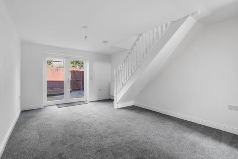 2 bedroom terraced house to rent, Railway Road, Atherton *AVAILABLE NOW*