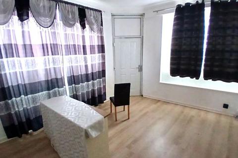 4 bedroom end of terrace house for sale, Vernon Street, Off Tudor Road