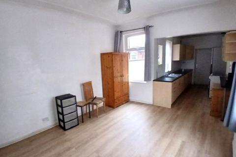 4 bedroom end of terrace house for sale, Vernon Street, Off Tudor Road