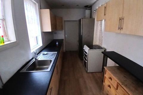 4 bedroom end of terrace house for sale, Vernon Street, Off Tudor Road
