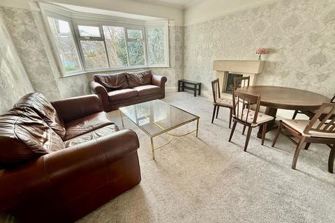 3 bedroom apartment to rent, Wentworth Avenue, Southbourne
