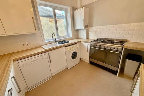3 bedroom apartment to rent, Wentworth Avenue, Southbourne