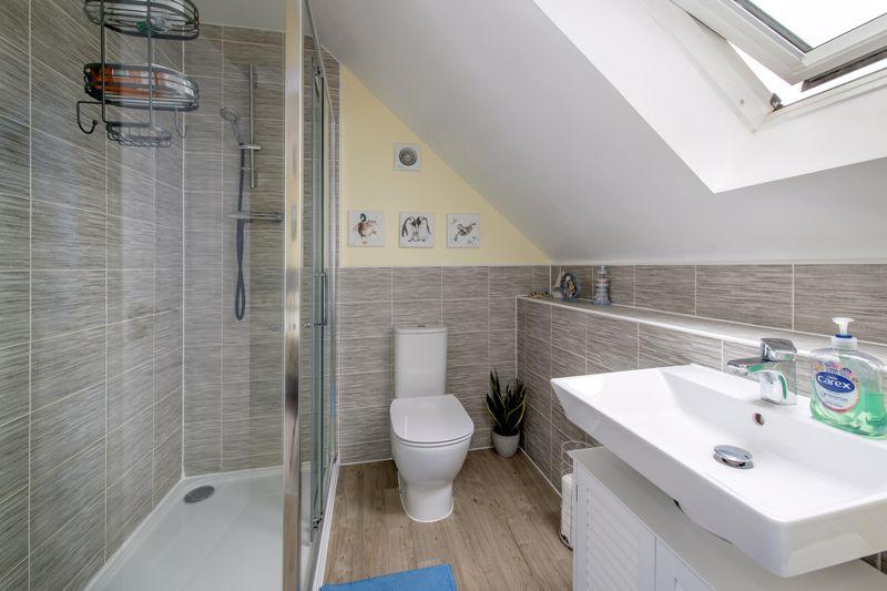 En suite shower...