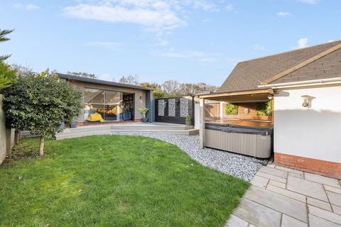 3 bedroom bungalow for sale, Stoborough Drive, Broadstone BH18