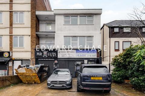 3 bedroom flat to rent, High Road, Seven Kings, IG1