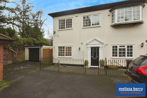 3 bedroom end of terrace house for sale, Redcot Court, Manchester M45