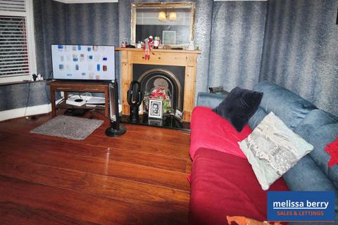 4 bedroom semi-detached house for sale, Knowle Drive, Manchester M25
