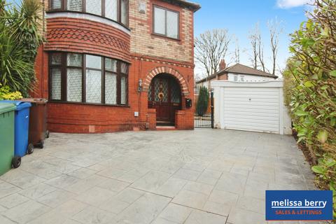 4 bedroom semi-detached house for sale, Knowle Drive, Manchester M25