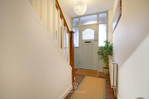 3 bedroom semi-detached house for sale, Barrie Road, Hinckley, LE10