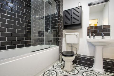 2 bedroom flat for sale, Stonewood Road, Erith DA8