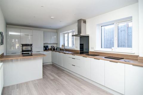 4 bedroom detached house for sale, Littleworth Road, Cannock WS12